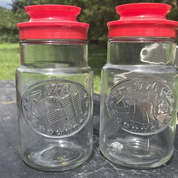 VTG Anchor Hocking Liberty Bell and American flag jars with lids, 1970s - Picture 1 of 5